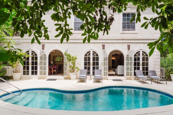 Sandy Lane Beach - Mon Caprice