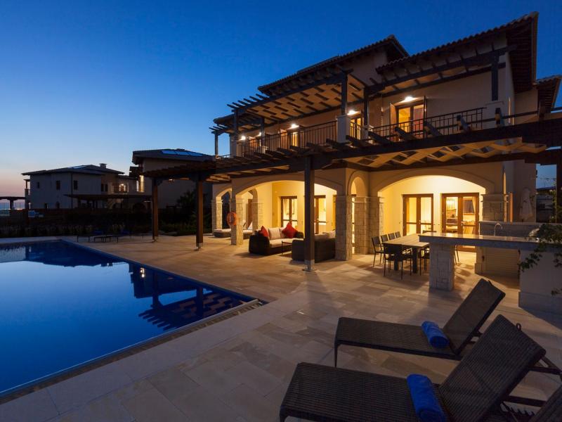 Aphrodite Hills Resort - Mythos Villa Iris , Paphos 