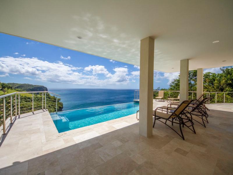 Trou Rolland , Marigot Bay 