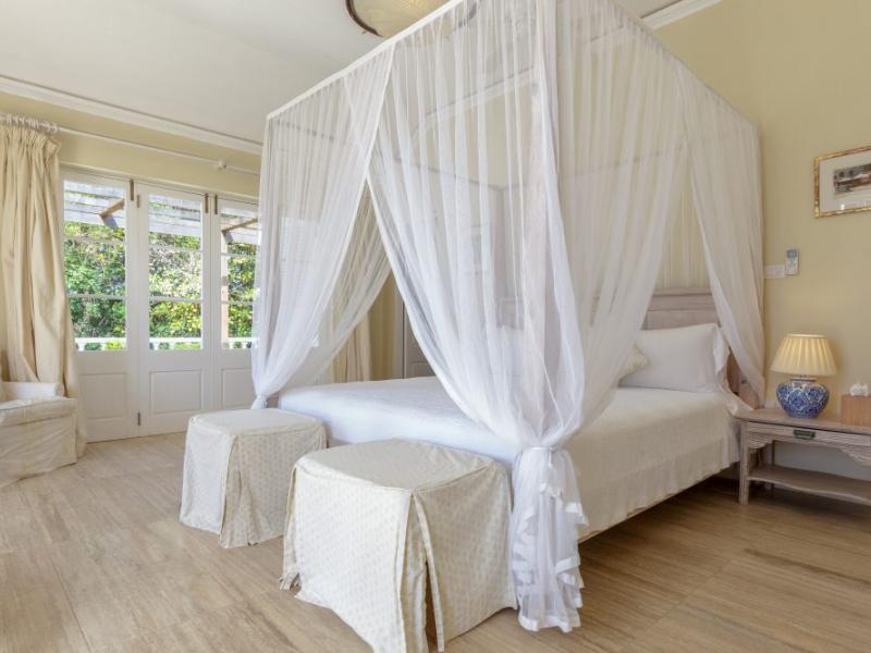 Phibblestown , Honor Bay 