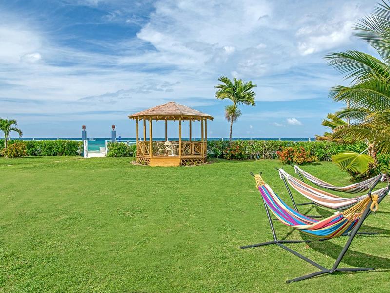 Sweet Spot on The Beach , Runaway Bay 