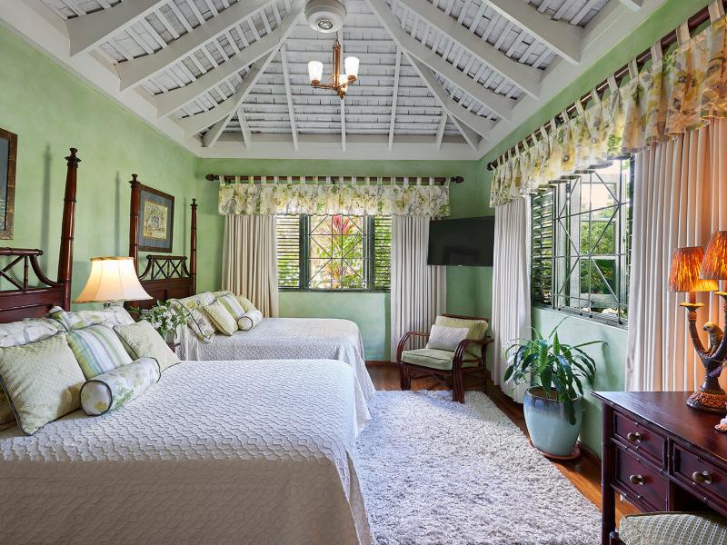 Keela Wee , Discovery Bay 