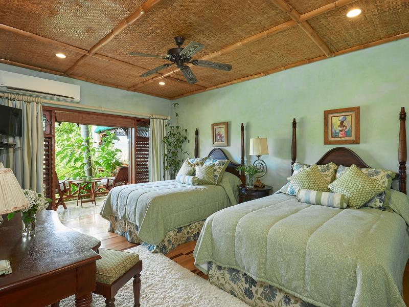 Whispering Waters , Discovery Bay 