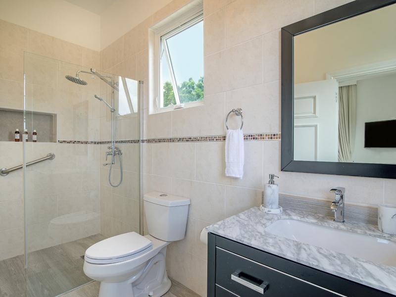 BougainVilla, Spring Farm , Montego Bay 