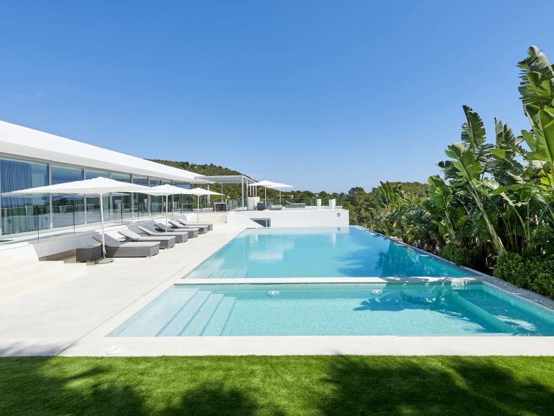 Villa La Costa , East 