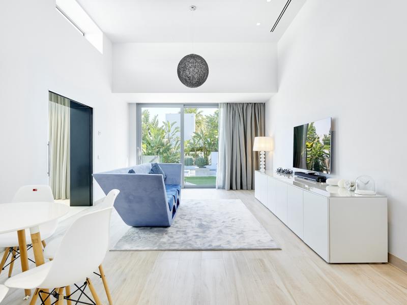 Villa La Costa , East 