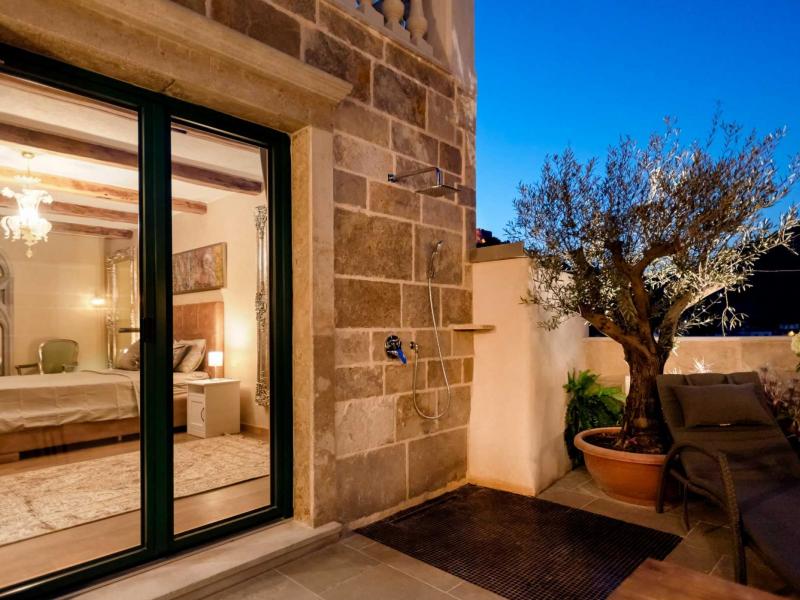 Villa Aurelia , Islands 