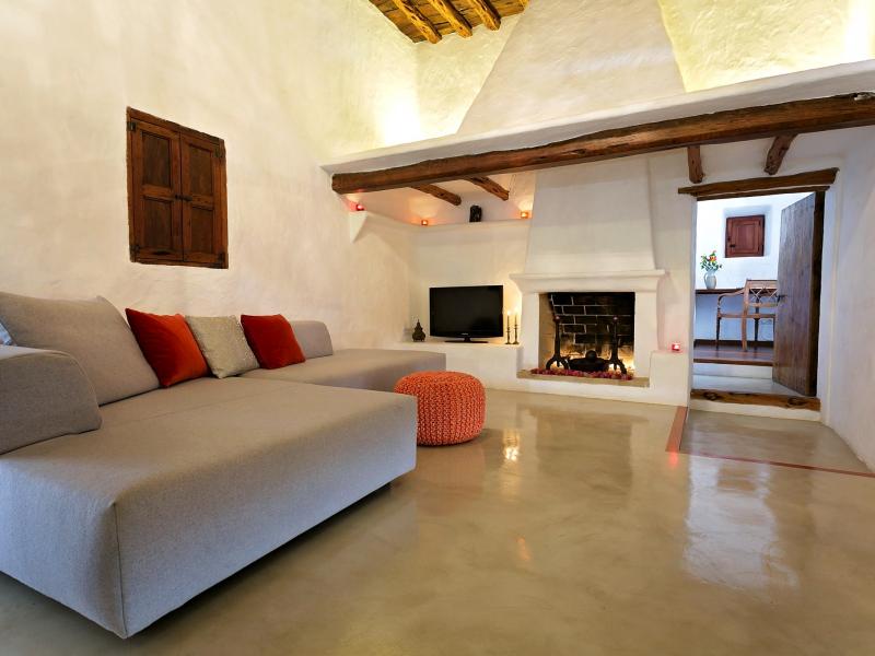 Can Xarraca , Portinatx 