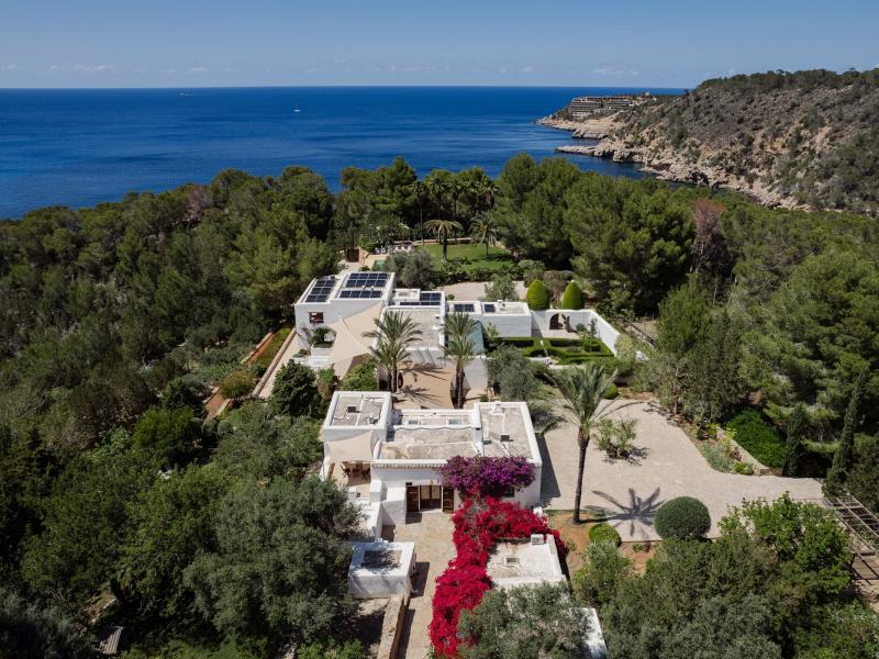 Can Xarraca , Portinatx 