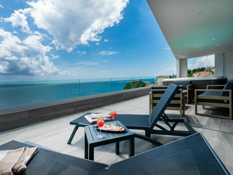 Villa Grande Divina , 