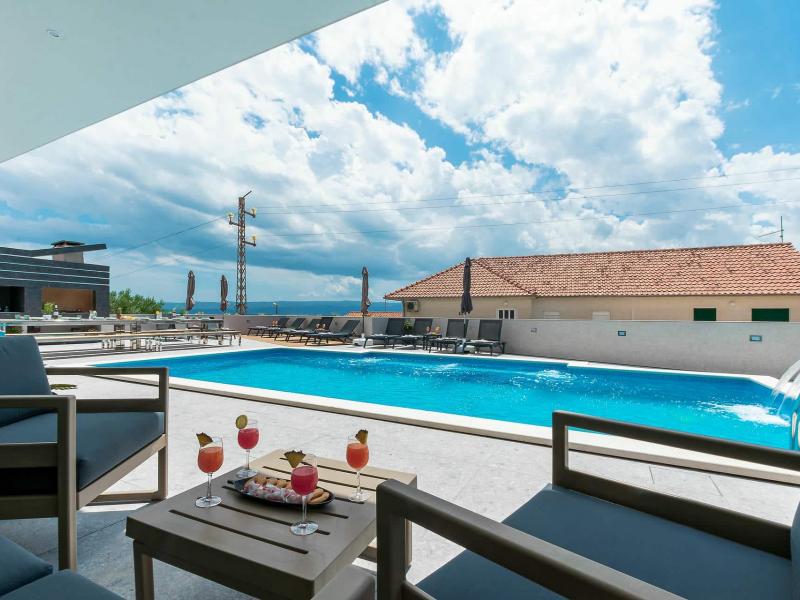 Villa Grande Divina , 