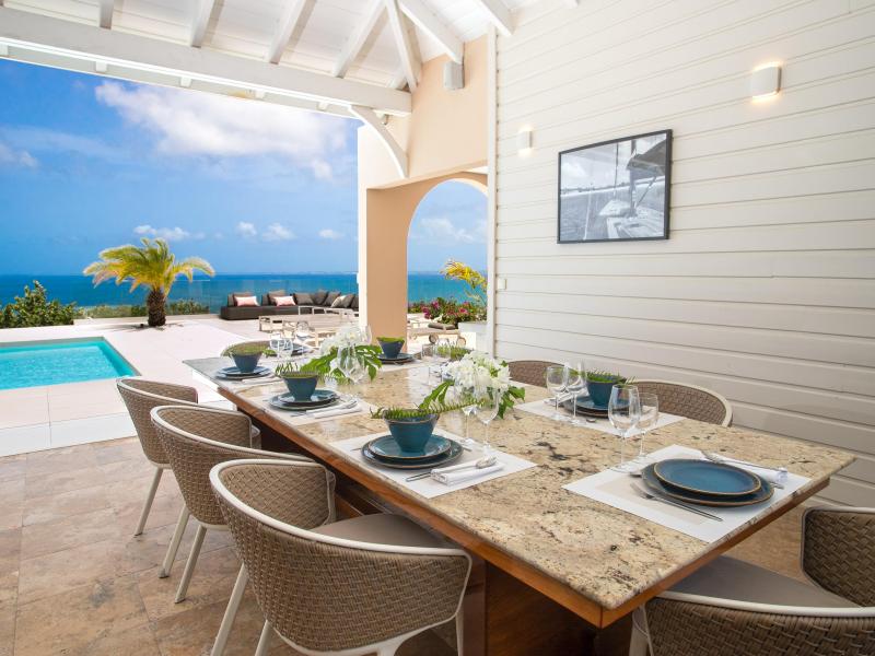 Dream in Blue , Happy Bay 