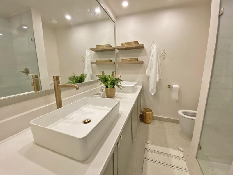 Glitter Bay 213 , Beachfront villas Barbados , Glitter Bay , Porters , St James , West Coast Barbados 