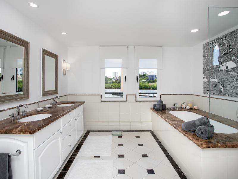 Marina 360 , Cupecoy 