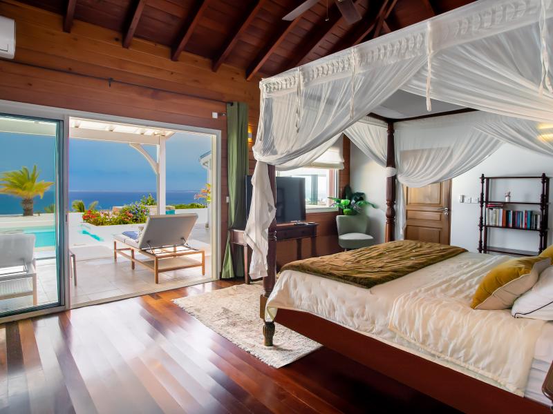 Dream in Blue , Happy Bay 