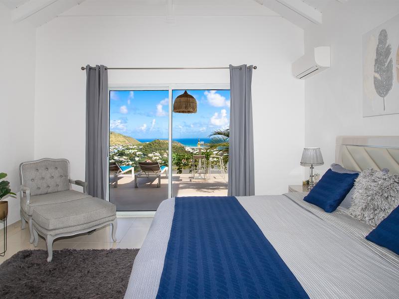 La Casa del Jefe , Orient Bay 