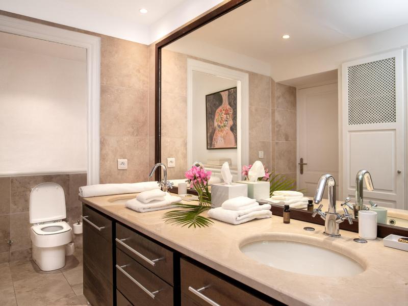 La Hacienda , Terres Basses 