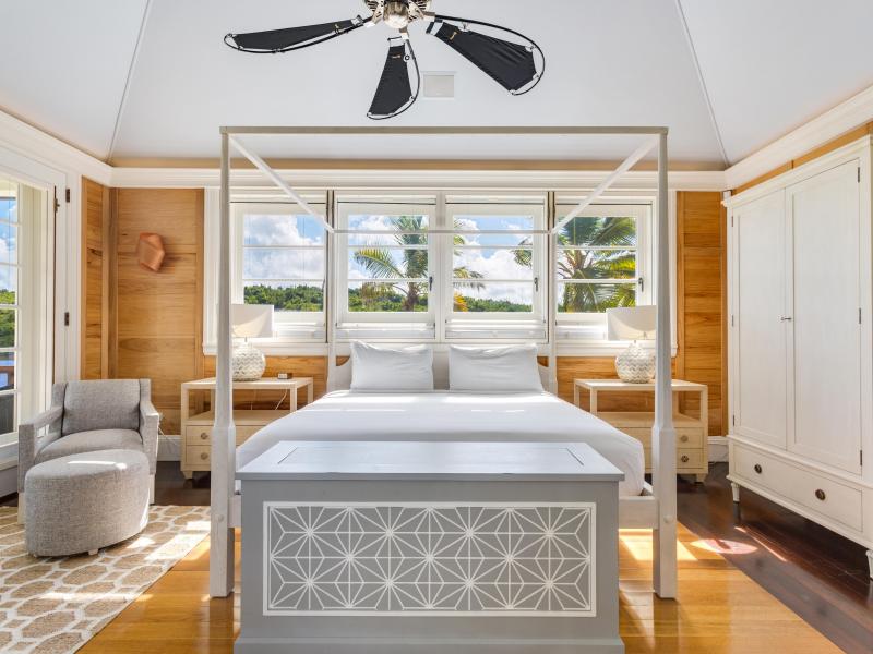 Coral Estate , Long Bay 