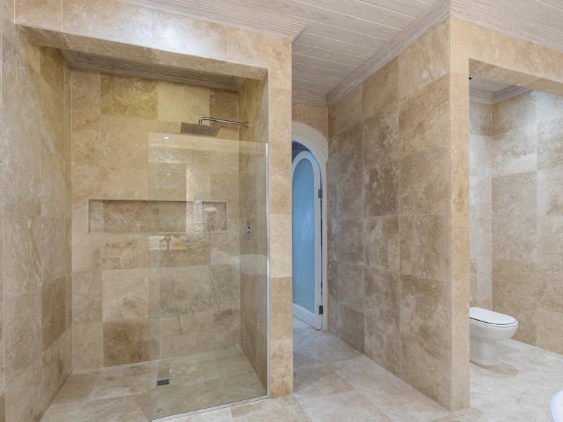 Old Trees 302 - La Mirage Penthouse , Beachfront villas Barbados , Old Trees , Paynes Bay , St James , West Coast Barbados 