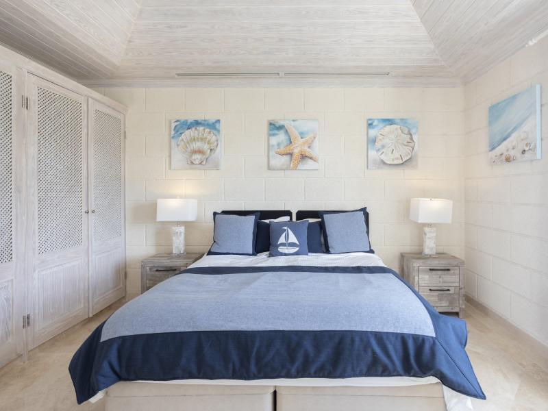 Old Trees 302 - La Mirage Penthouse , Beachfront villas Barbados , Old Trees , Paynes Bay , St James , West Coast Barbados 