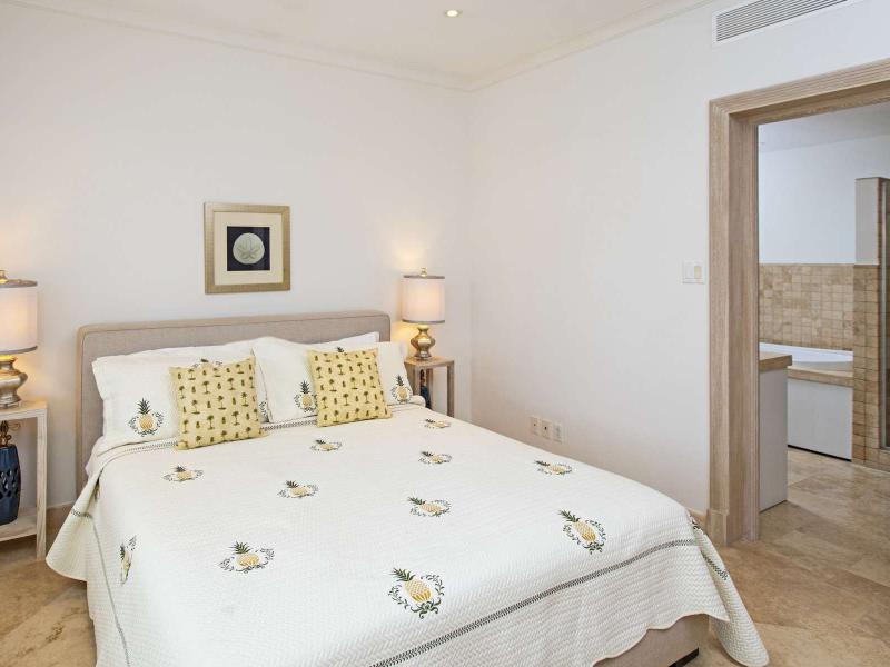 Sandy Cove 301 - beachfront , Beachfront villas Barbados , Prospect , Sandy Cove , St James , West Coast Barbados 