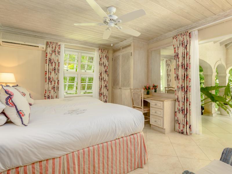 Coral Reef Club - Tamarind Villa , Beachfront villas Barbados , Porters , St James , West Coast Barbados 