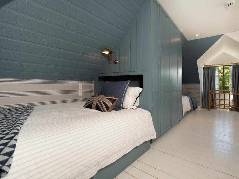 Seastar House and Cottage , 