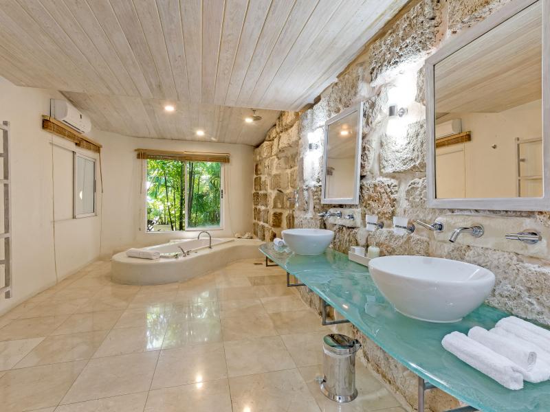 Sandy Lane Beach - Landmark House , Beachfront villas Barbados , Sandy Lane Beach , St James , West Coast Barbados 