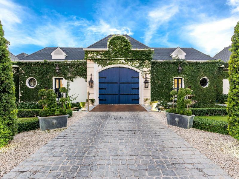 Villa Du Cacique , Casa de Campo 