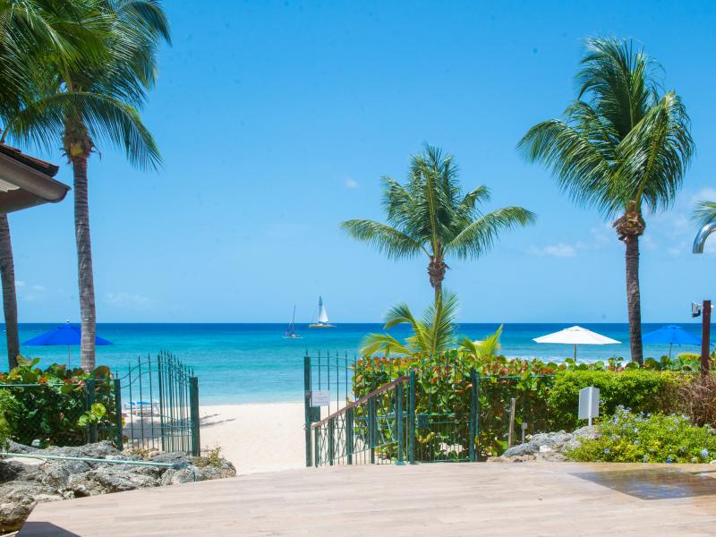 Schooner Bay 205 - Frangipani - Beachfront , Beachfront villas Barbados , Schooner Bay , Speightstown , St Peter , West Coast Barbados 