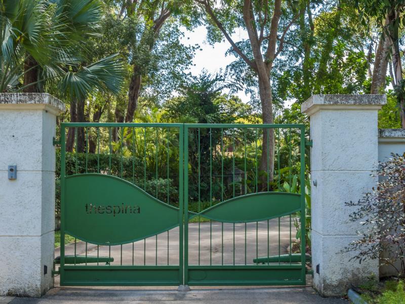 Thespina - Beachfront , St James 