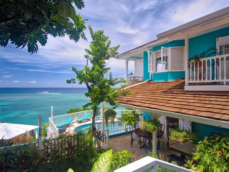 Scotch on the Rocks , Ocho Rios 