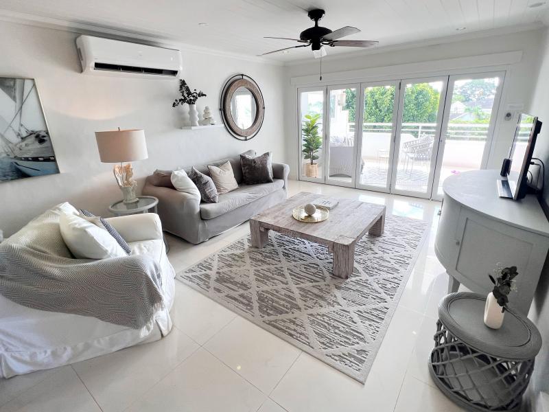 Glitter Bay 302 - Bikini Top , Beachfront villas Barbados , Glitter Bay , Porters , St James , West Coast Barbados 