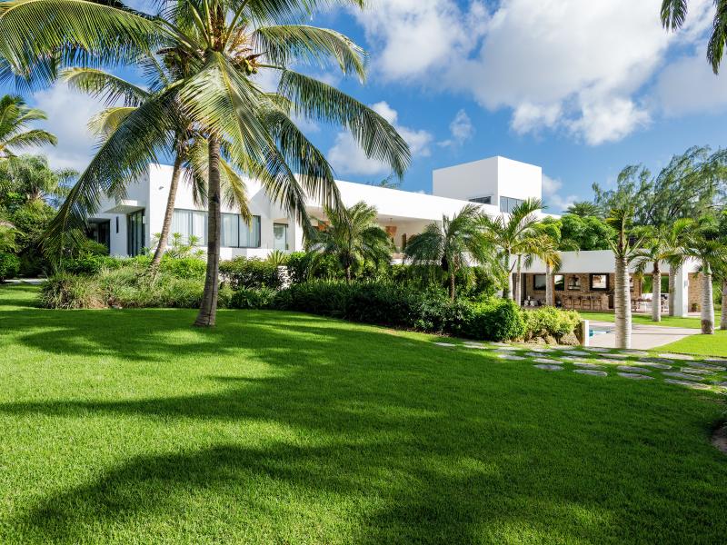 Tara House , Speightstown , St Peter , West Coast Barbados 