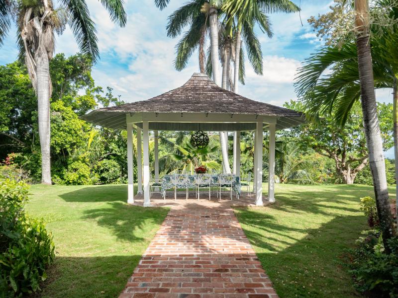 Ma’Moura , Montego Bay 