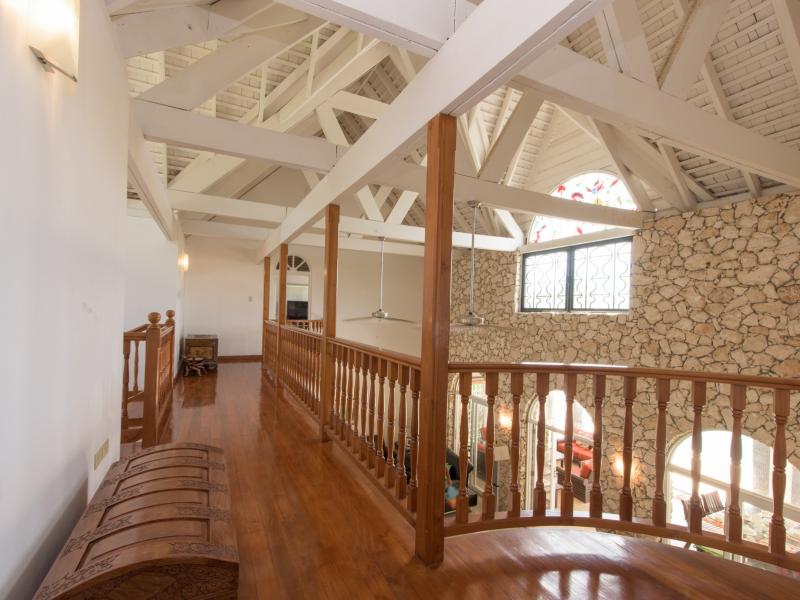 Villa Bimiti , Mount Irvine 