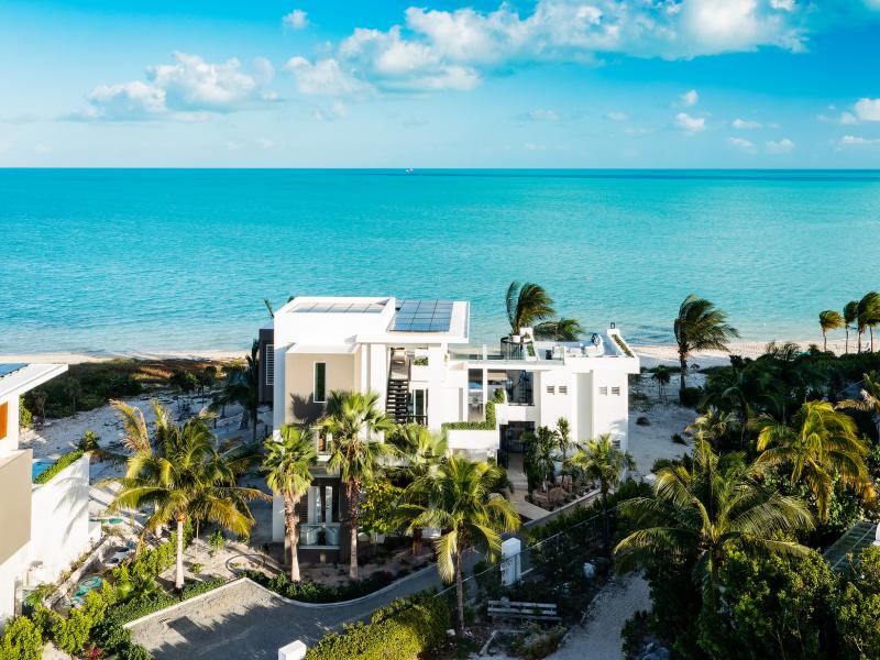 Blue Lagoon , Long Bay , Providenciales 