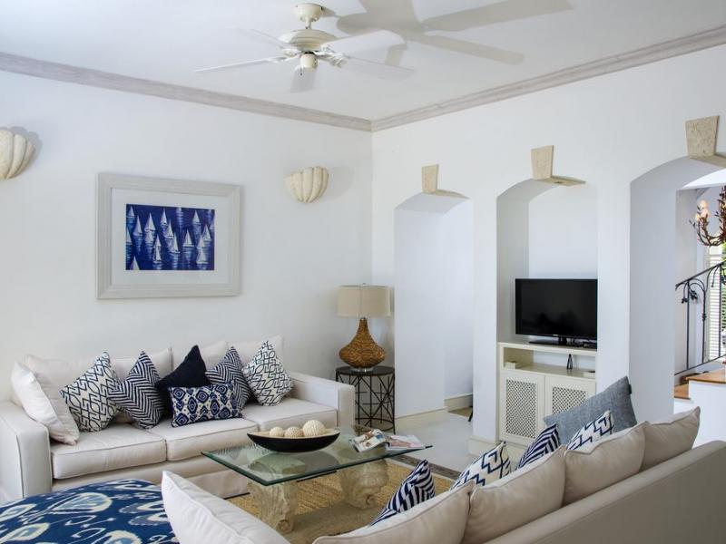 Mahogany Bay - Mahogany Pod , Beachfront villas Barbados , Paynes Bay , St James , West Coast Barbados 