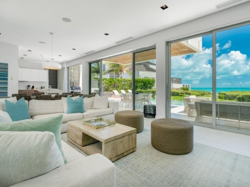 Villa Hyperion , Long Bay 