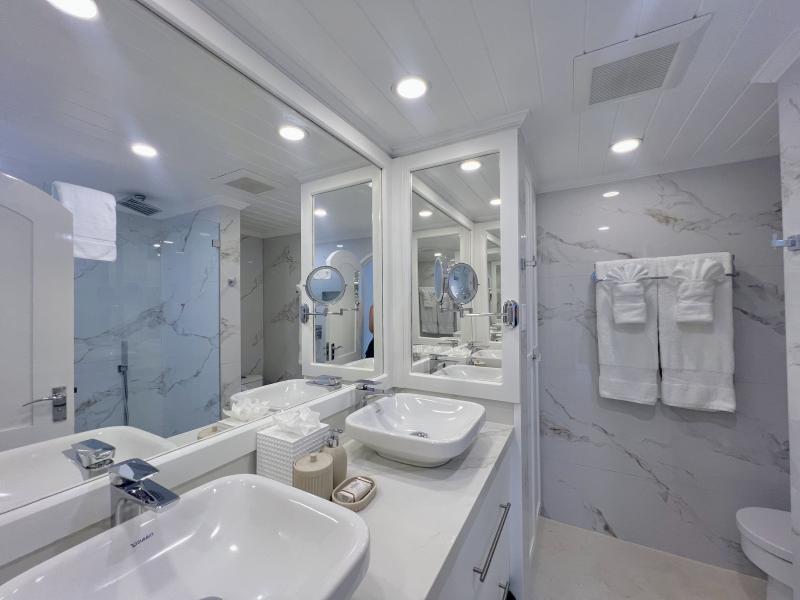 Glitter Bay 201 - Sea Sea , Beachfront villas Barbados , Glitter Bay , Porters , St James , West Coast Barbados 