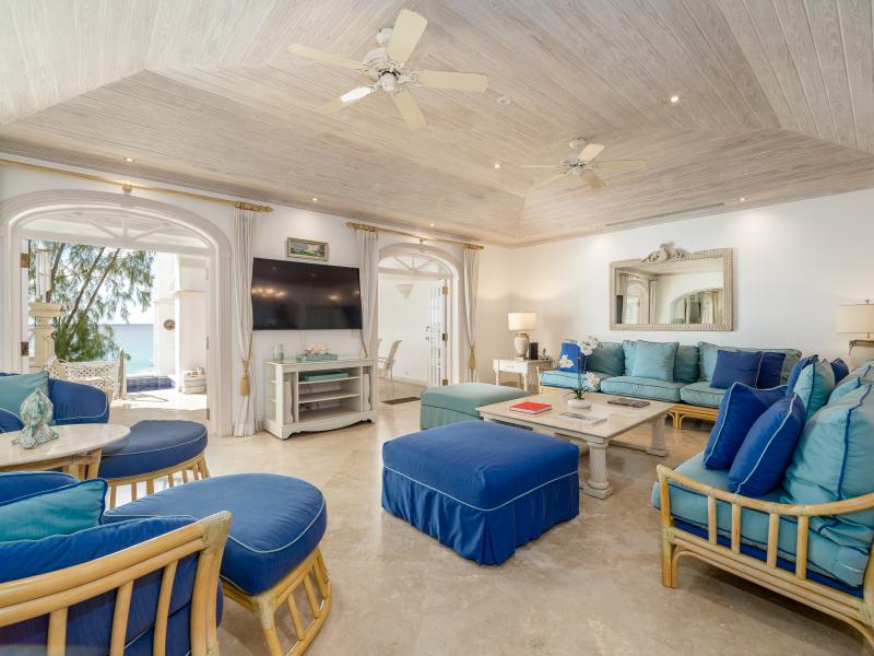 Hallidays at Old Trees , Beachfront villas Barbados , Old Trees , Paynes Bay , St James , West Coast Barbados 