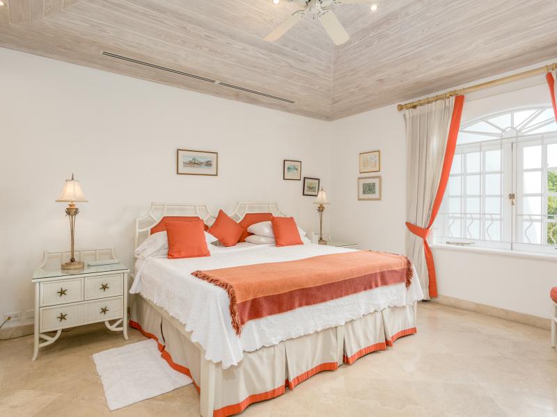 Hallidays at Old Trees , Beachfront villas Barbados , Old Trees , Paynes Bay , St James , West Coast Barbados 